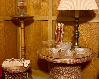 MCM WICKER ACCENT TABLES, BRASS LAMP, OIL LAMP