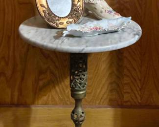 VINTAGE BRASS AND MARBLE ACCENT TABLE