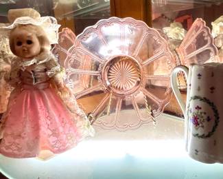DEPRESSION GLASS PLATTER, OLD DOLL