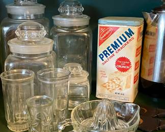 PREMIUM CRACKER TIN, GLASS CANISTERS