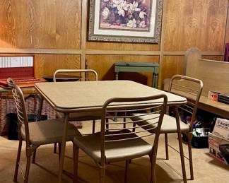 VINTAGE CARD TABLE WITH 4 CHAIRS