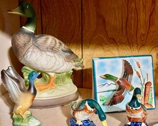 VINTAGE DUCK FIGURINES