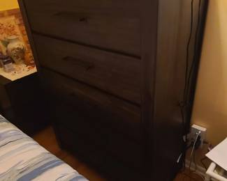 5 drawer dresse, new