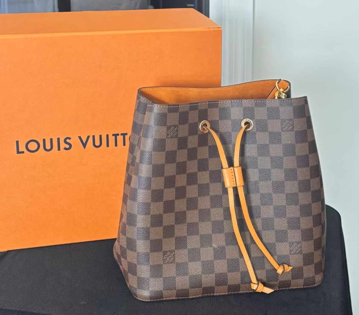 Louis Vuitton Damier Ébène NéoNoé MM Bucket Bag