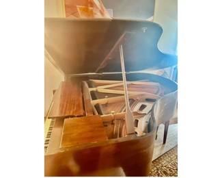 MOUNT VERNON ANTIQUE PIANO
