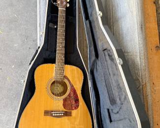Yamaha guitar