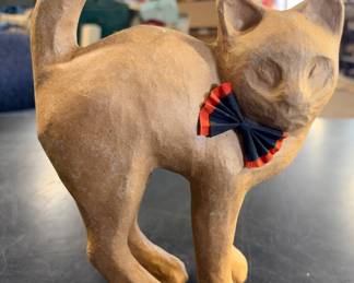 Vintage papier-mâché Halloween cat