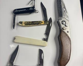 Part of a large collection of pocket knives
