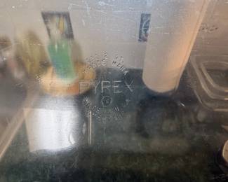 Pyrex 232 2-Quart Rectangular Baking Dish