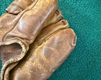 Vintage Spalding Baseball Glove