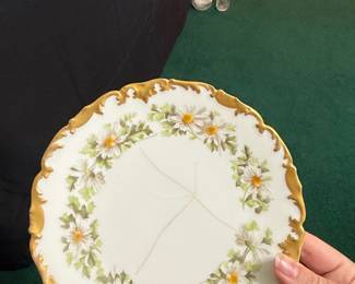T&V Limoges Hand Painted Daisy Plate