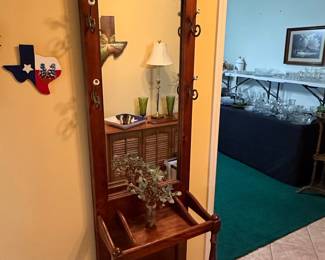 Pulaski Furniture Mirrored Hall Tree