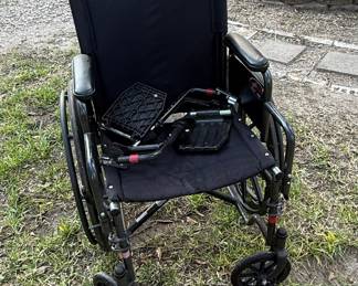 Everest & Jennings Advantage Wheelchair