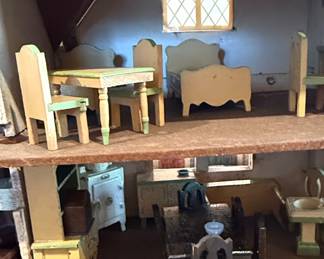 Vintage 1950s Marx Tin Litho Colonial Dollhouse