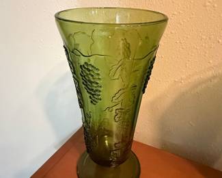 Vintage Indiana Glass Harvest Grape Colony Green Vase