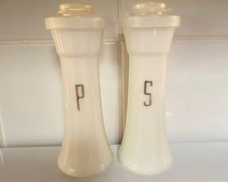 Vintage Tupperware Hourglass Salt and Pepper Shakers