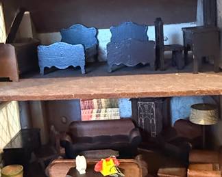 Vintage 1950s Marx Tin Litho Colonial Dollhouse