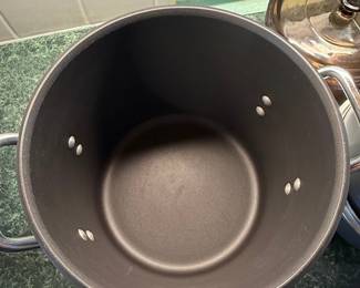 Calphalon Commercial Hard-Anodized 8-Quart Stock Pot