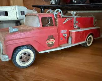Vintage 1960s Tonka Suburban Pumper Fire Truck