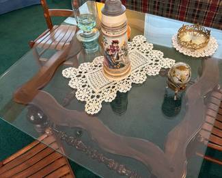 Traditional Style Glass-Top Coffee Table