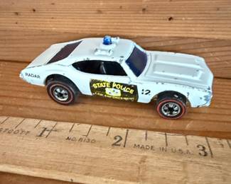 Vintage 1970s Hot Wheels Redline Olds 442 Police Cruiser