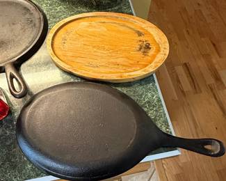 Vintage Cast Iron Oval Fajita Sizzle Platter with Wood Underliner