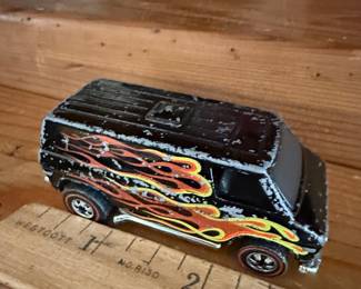 Hot Wheels Super Van Black Flame