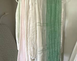 Vintage Linen Tablecloth and Napkin Collection