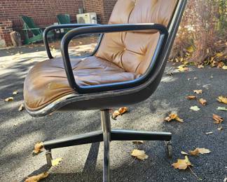 Knoll Pollock Executive Chair 