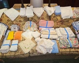 Tablecloth & Napkin Sets