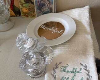 Thanksgiving salt and pepper shaker