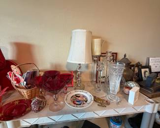 50s Crystal lamp, red martini glasses