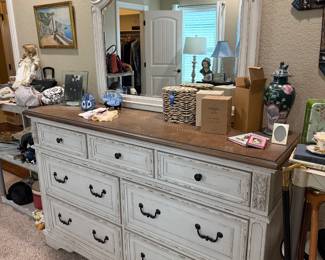 Triple dresser with mirror