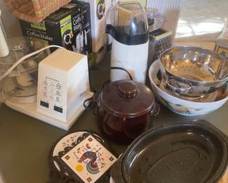 Plenty of kitchen items.  