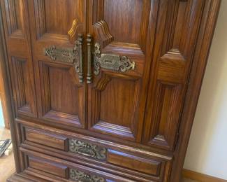Chest of drawers. 