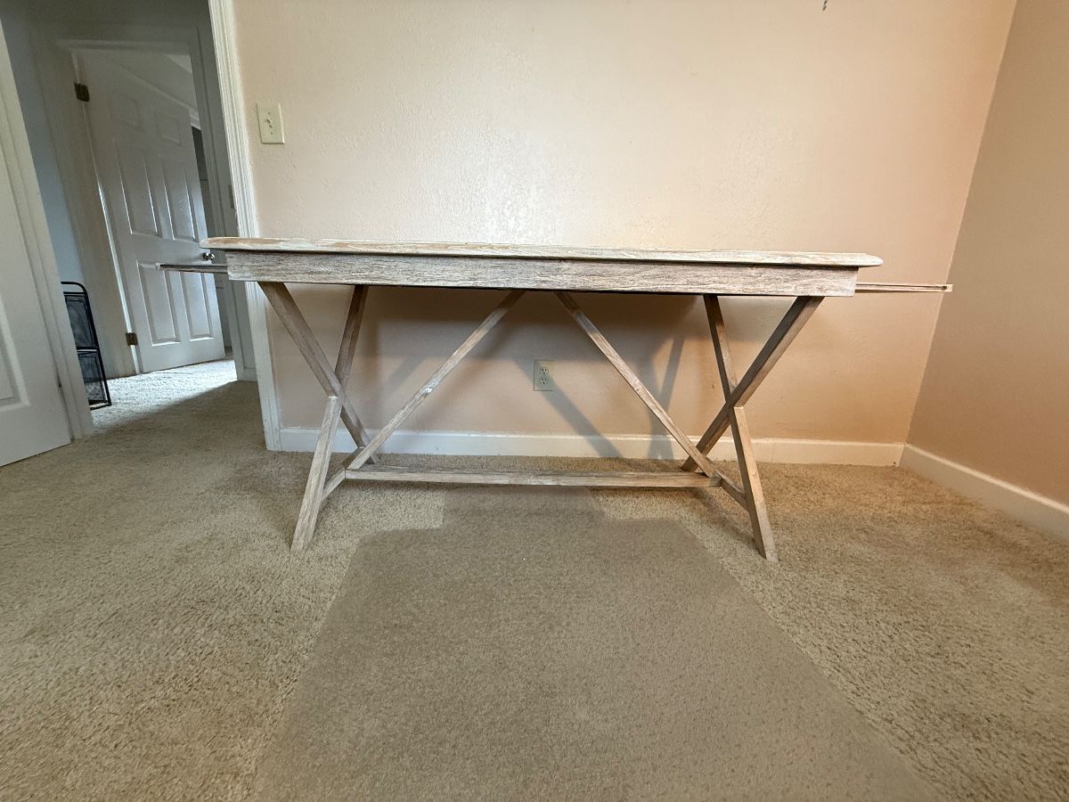Four Hands Hughes Palma Desk, whitewash CIMP-56-WW
