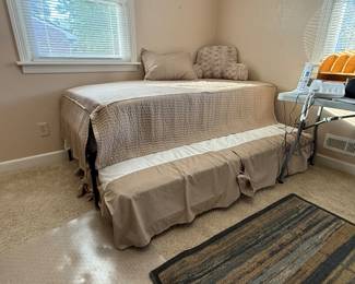 Twin Trundle bed