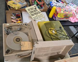 $1 tables
