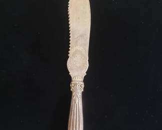 138  Lot 475  Sterling silver cake knife