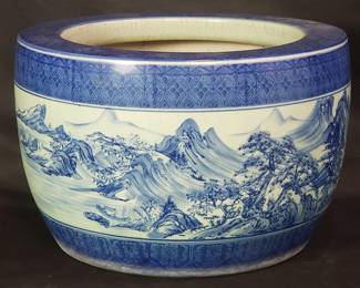 498  Lot 591  Vintage Asian ceramic planter pot