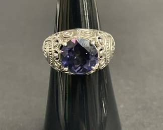 887  Lot 725h  Sterling silver ring with purple cz