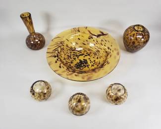 824  Lot 409  Group of art glass vases and center bowl