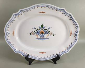 670  Lot 524  Faience oval platter Decor Rouen 