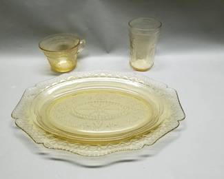 796  Lot 318  Depression glass Patrician pattern 3 piece