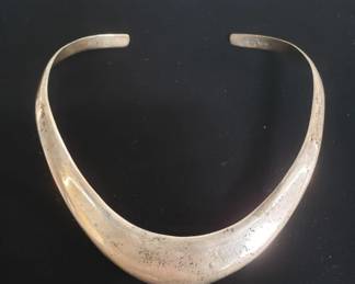 161  Lot 13  Vintage Modernist sterling silver choker