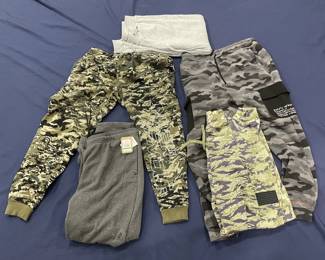 817  Lot 381h  Lot of Under Armour sweat pants  others