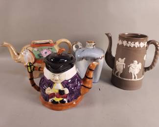 760  Lot 302  Group of vintage teapots, and ceramic jug