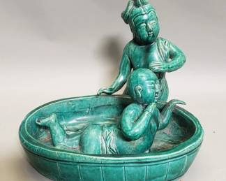 398  Lot 212  Vintage green glazed Chinese Chinoiserie cereamic