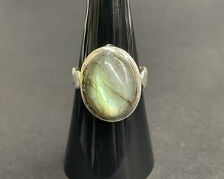 729  Lot 575h  Sterling silver and labradorite ring