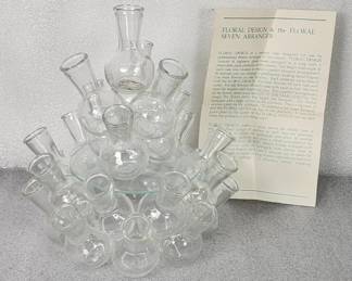 769  Lot 335h  Vintage Floral Designs multi tier bud vase